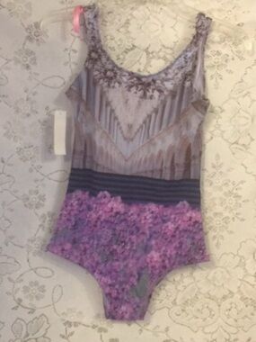 Kingdom & State 1-Piece Women’s Swimsuit NEW Size S lilacs & Cathedral Design